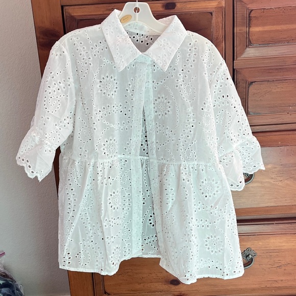 White Eyelet Button-Up Blouse Size XL NWOT - Picture 1 of 10